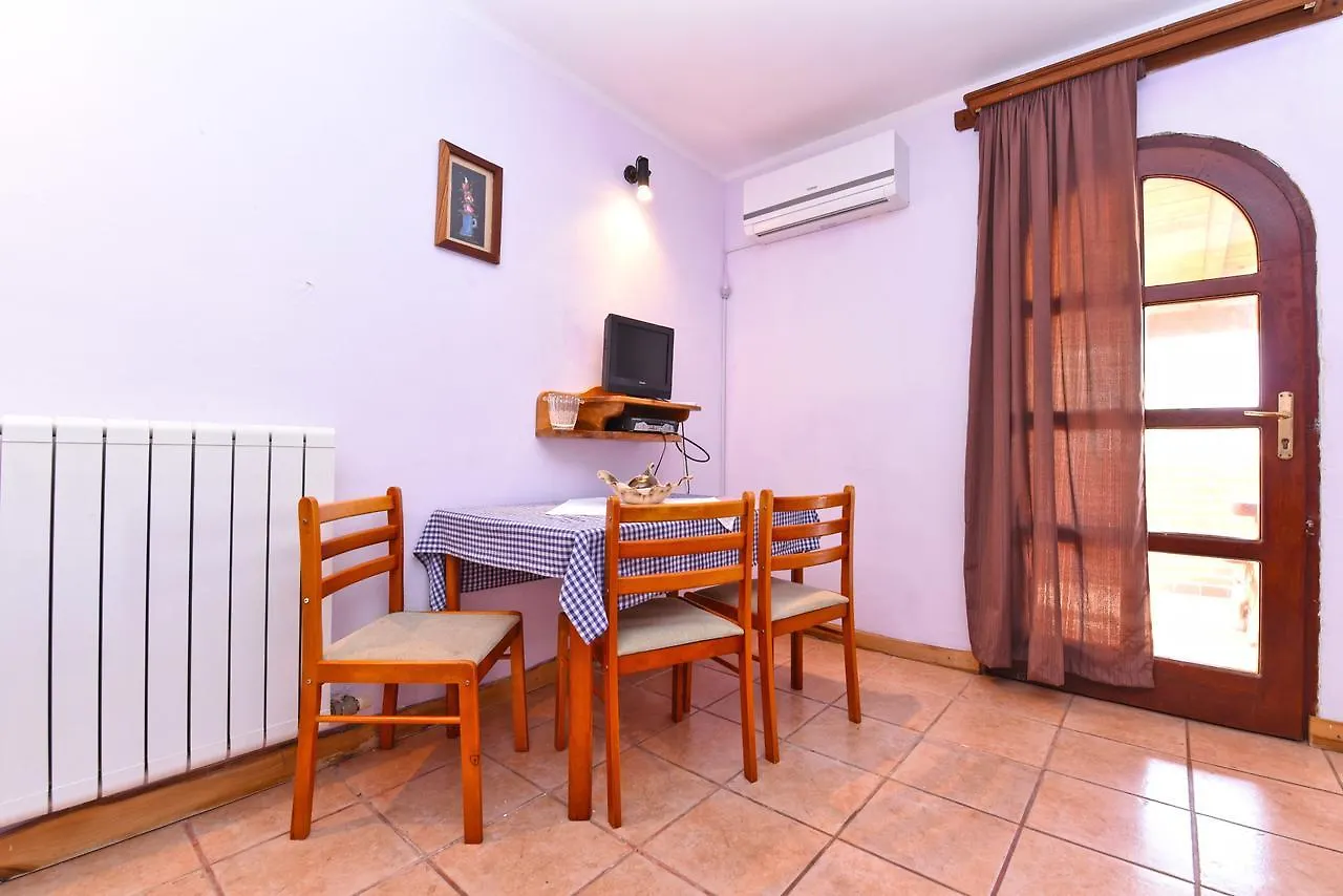 Kamelija Apartments 316 Fažana