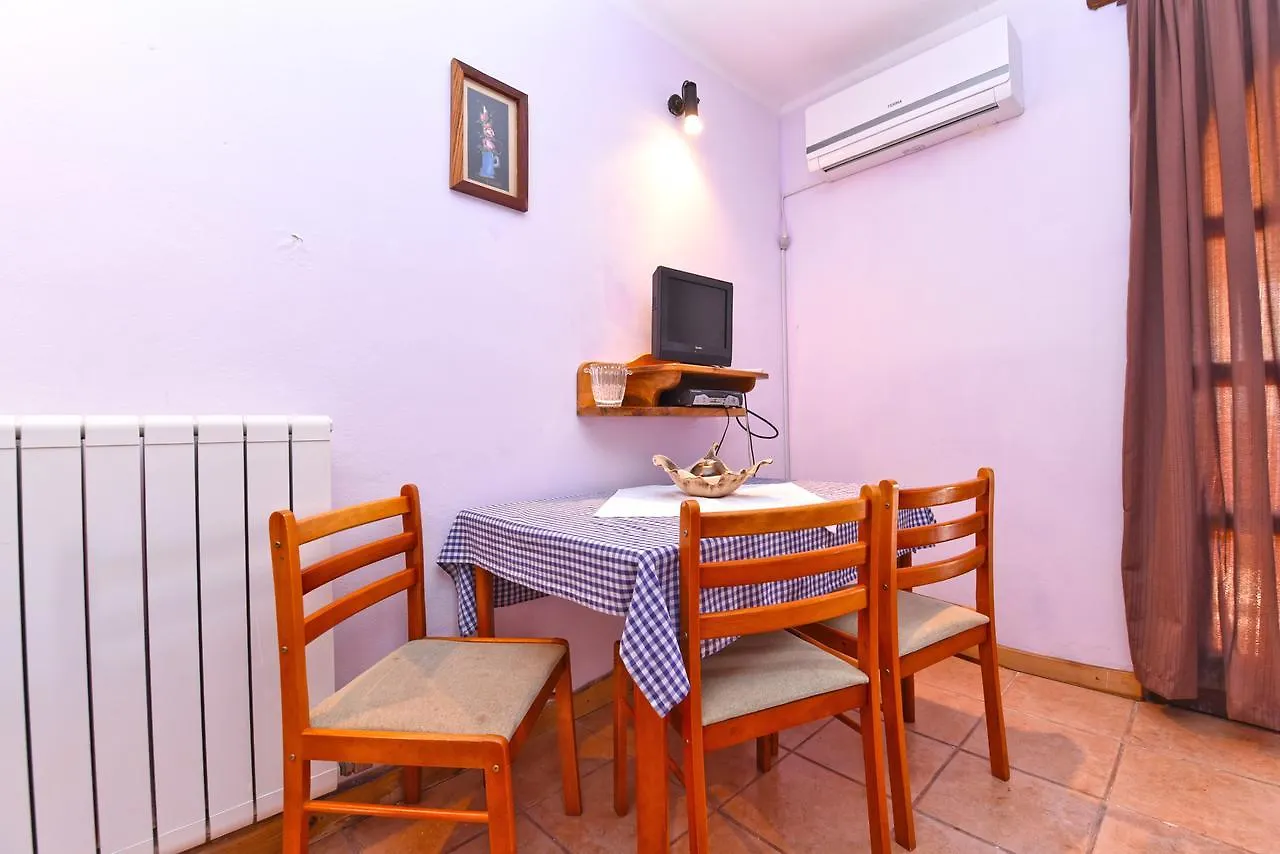 Kamelija Apartments 316 Fažana Croácia